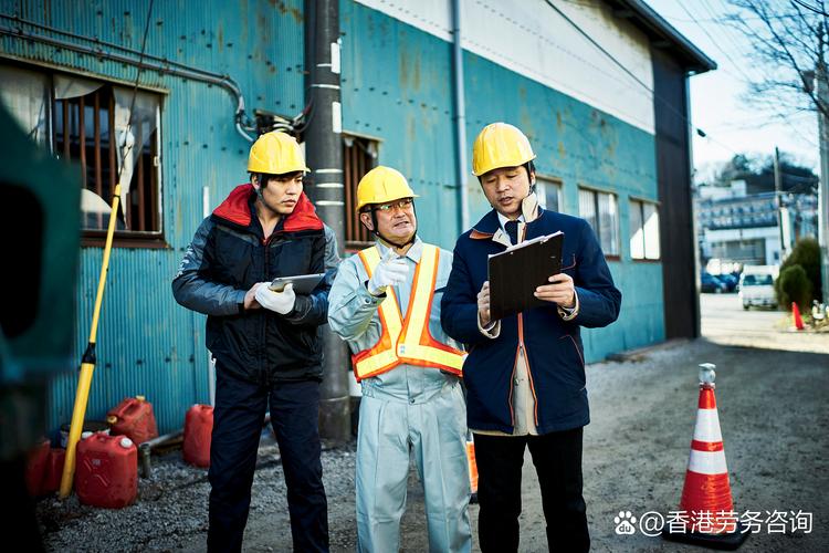 机电电气安装工人